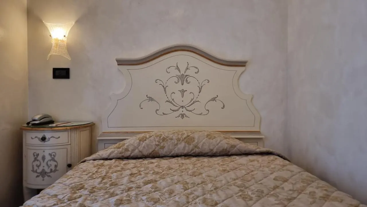 Hotel Carlton Capri Venise 3*,  Italie