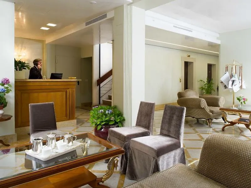 Hotel Carlton Capri Venise 3*,